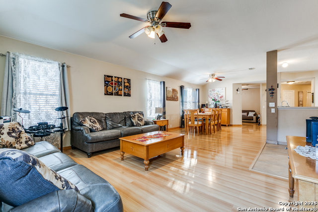 Listing photo id 3 for 9442 Sage Terrace