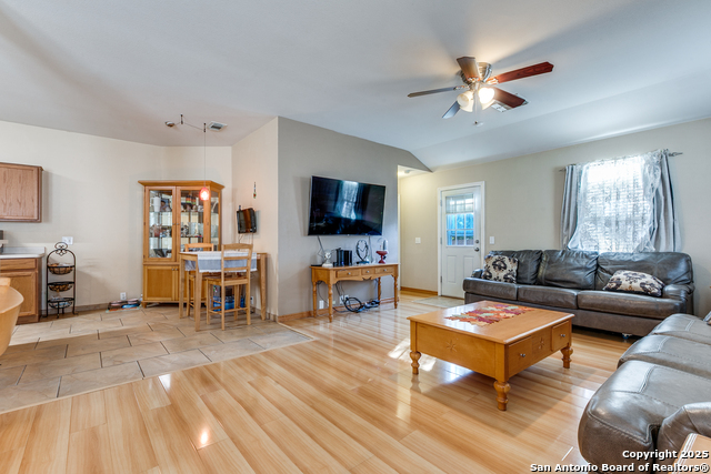 Listing photo id 4 for 9442 Sage Terrace