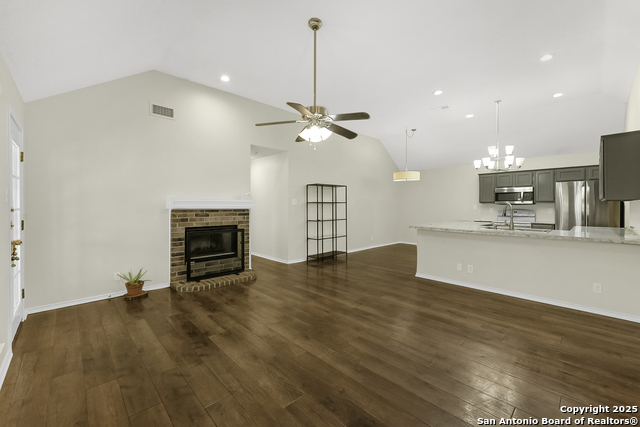 Image 4 of 20 For 5870 Spring Cabin