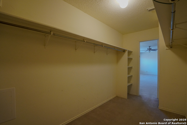 Image 18 of 25 For 824 Willow Crossing