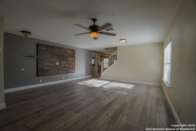 Image 2 of 25 For 824 Willow Crossing