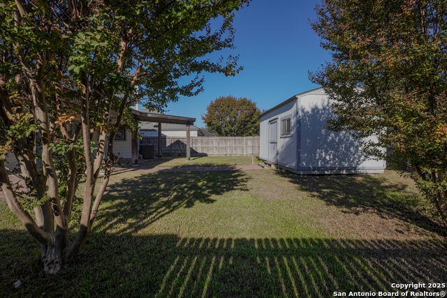 Image 21 of 25 For 824 Willow Crossing