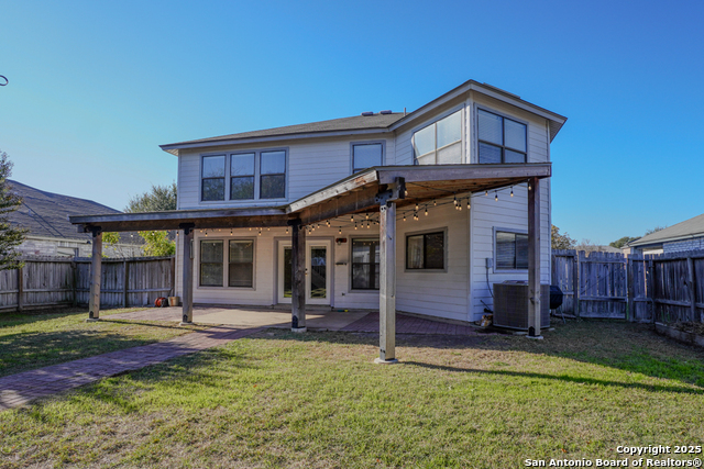 Image 22 of 25 For 824 Willow Crossing