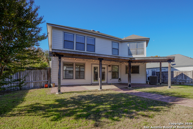 Image 23 of 25 For 824 Willow Crossing