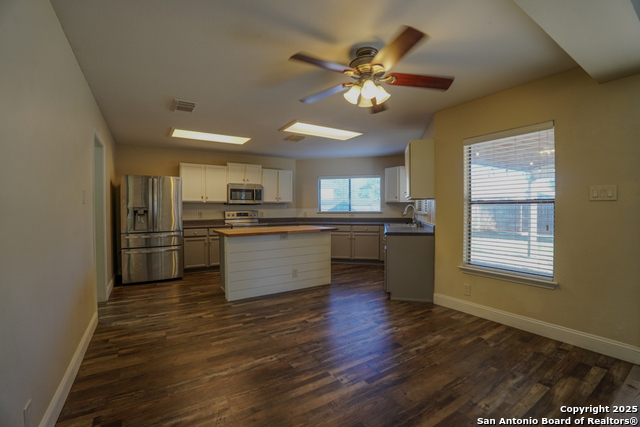 Image 5 of 25 For 824 Willow Crossing