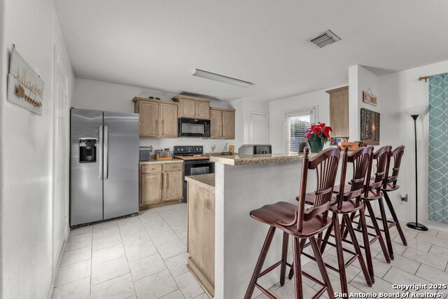 Listing photo id 4 for 6807 Treselle Ln