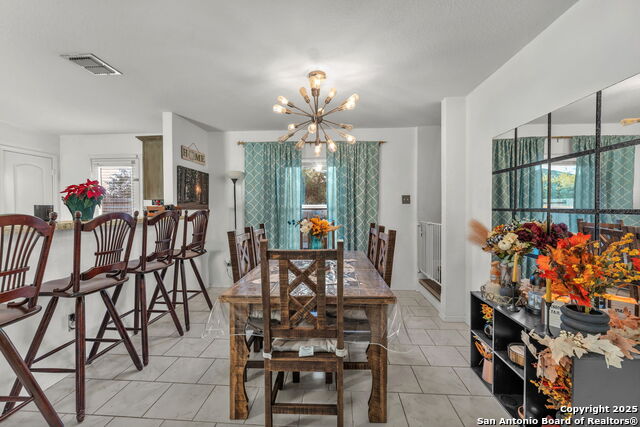 Listing photo id 7 for 6807 Treselle Ln