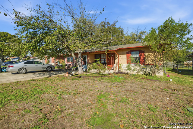 Image 2 of 27 For 235 Meadow