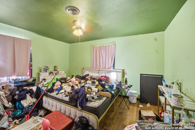 Image 20 of 27 For 235 Meadow