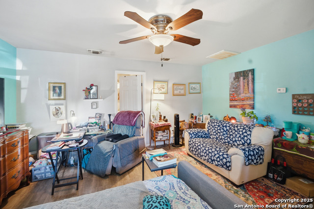 Image 8 of 27 For 235 Meadow