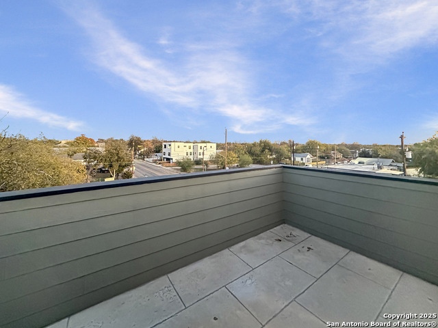 Image 2 of 22 For 721-723 Iowa 721 723