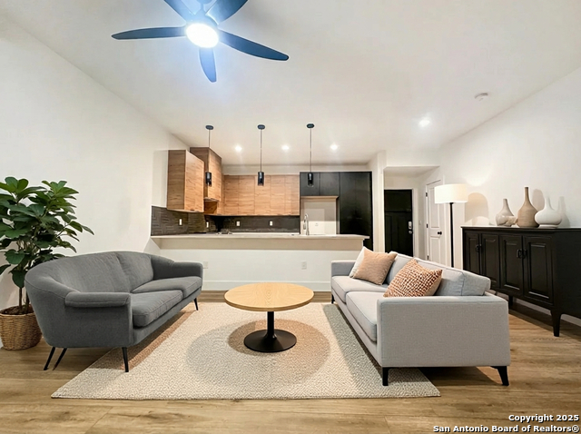 Image 7 of 22 For 721-723 Iowa 721 723