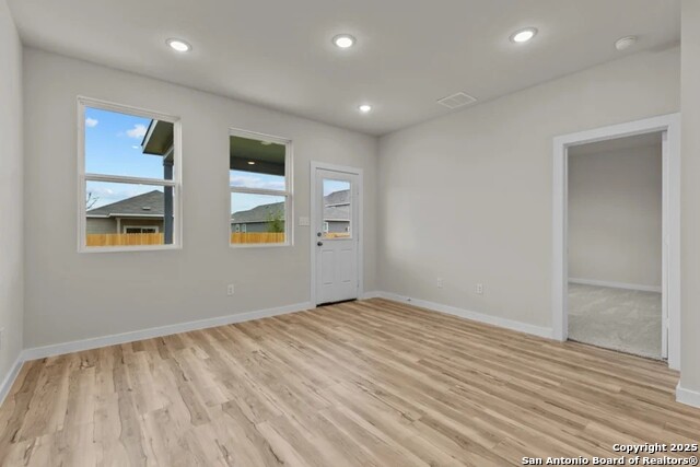 Listing photo id 5 for 1535 Elvin Smt