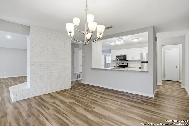 Image 10 of 33 For 6432 Forest Village