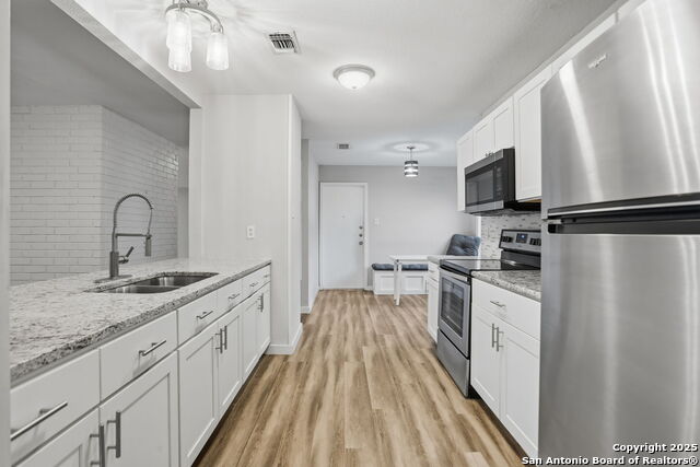 Image 12 of 33 For 6432 Forest Village