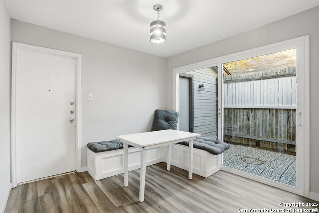 Image 15 of 33 For 6432 Forest Village