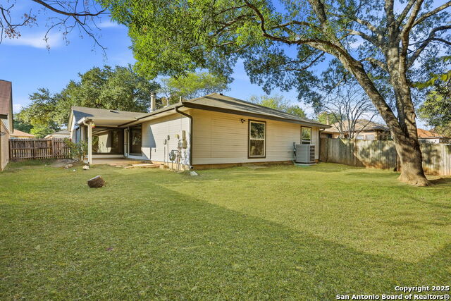 Image 23 of 33 For 6432 Forest Village