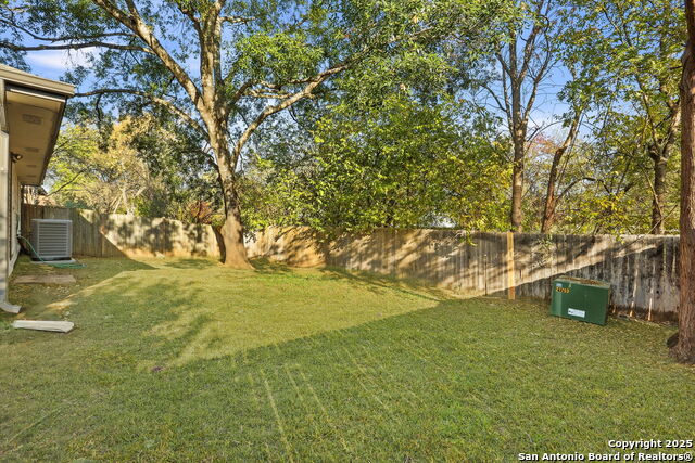 Image 25 of 33 For 6432 Forest Village