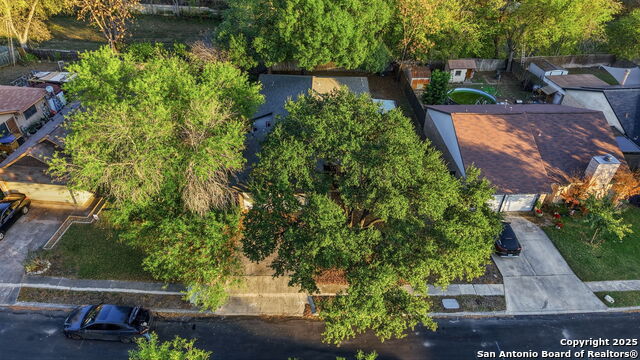 Image 27 of 33 For 6432 Forest Village