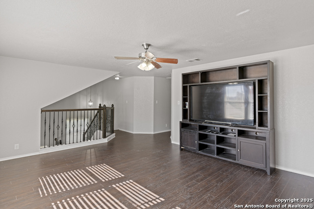 Image 24 of 40 For 4403 Harrisburg