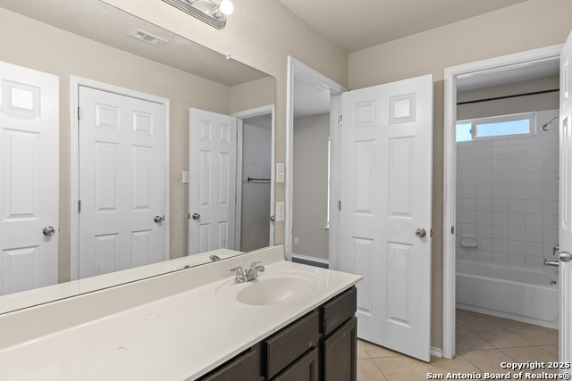 Image 34 of 40 For 4403 Harrisburg