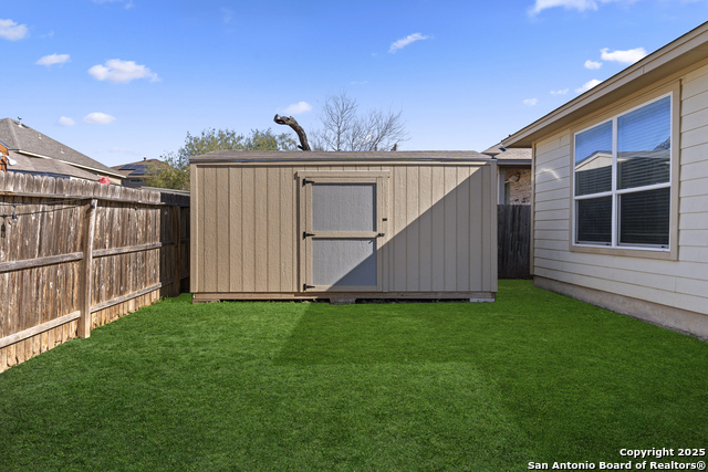 Image 37 of 40 For 4403 Harrisburg