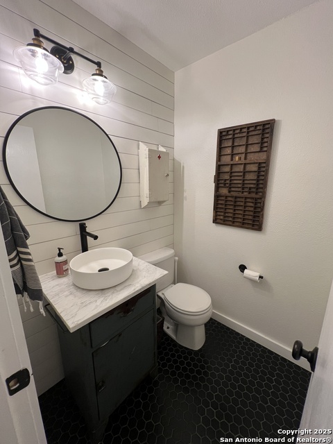 Image 17 of 38 For 15611 Knollhollow