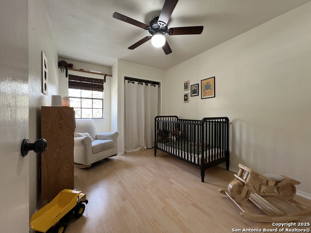 Image 27 of 38 For 15611 Knollhollow