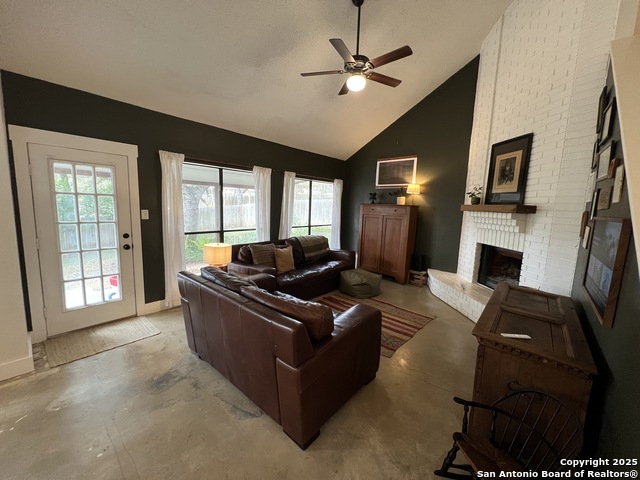 Image 6 of 38 For 15611 Knollhollow