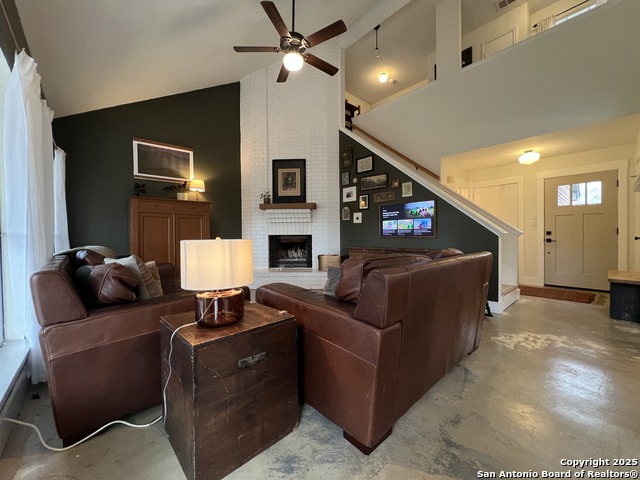 Image 7 of 38 For 15611 Knollhollow