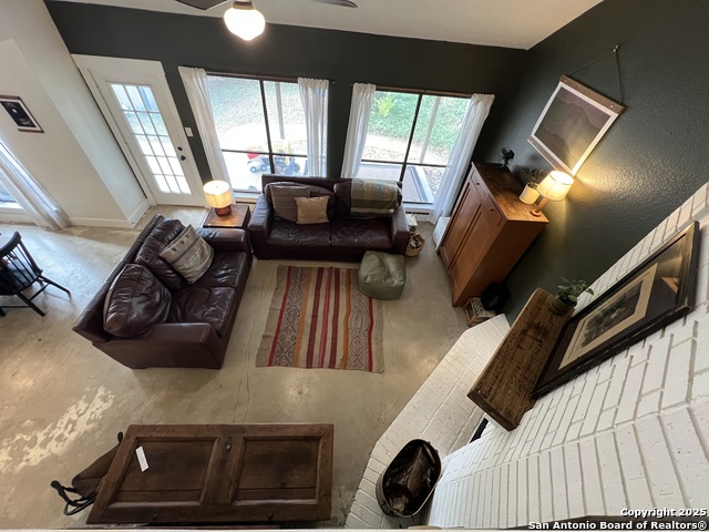 Image 8 of 38 For 15611 Knollhollow