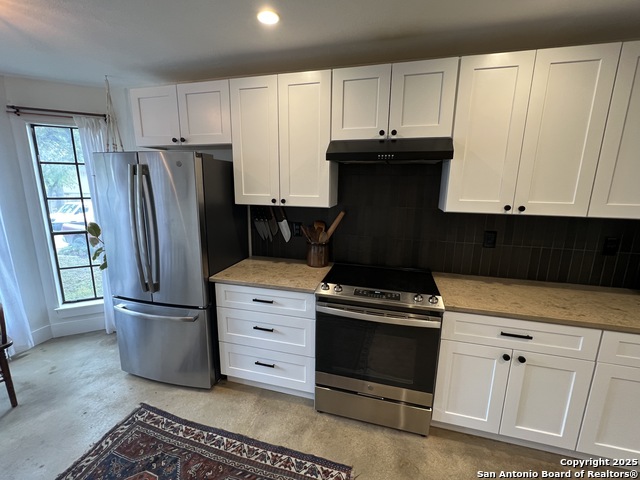 Image 9 of 38 For 15611 Knollhollow