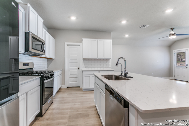 Image 2 of 12 For 29190 Rock Cyn