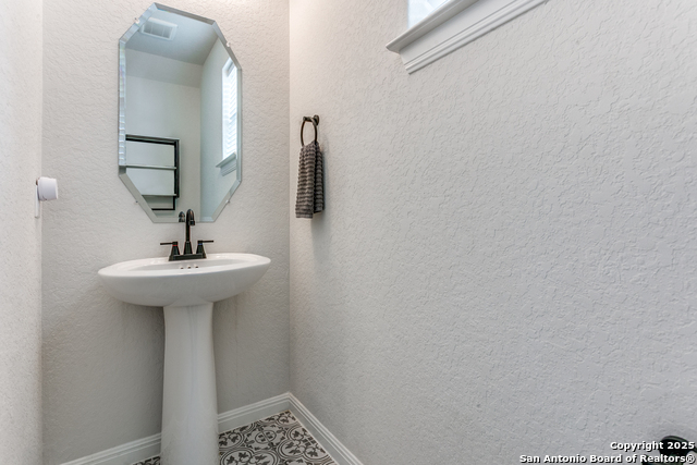 Image 28 of 35 For 15051 Summer Lynn Place