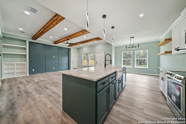 Image 13 of 35 For 402 Oak Drive