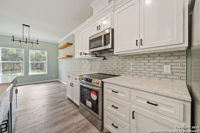 Image 14 of 35 For 402 Oak Drive