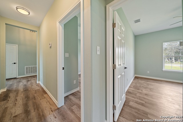 Image 16 of 35 For 402 Oak Drive