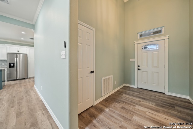 Image 18 of 35 For 402 Oak Drive