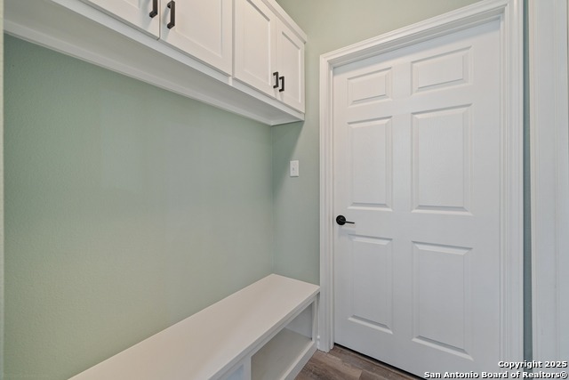 Image 21 of 35 For 402 Oak Drive