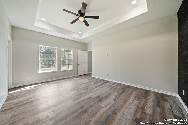 Image 25 of 35 For 402 Oak Drive