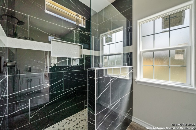 Image 26 of 35 For 402 Oak Drive