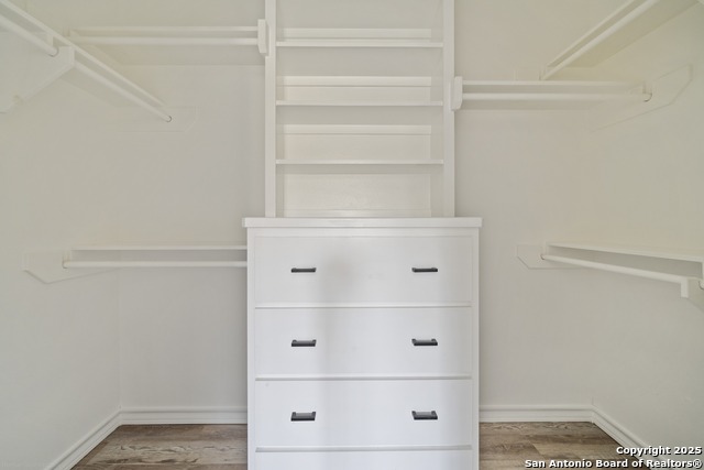 Image 29 of 35 For 402 Oak Drive