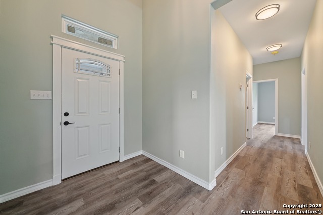 Image 4 of 35 For 402 Oak Drive