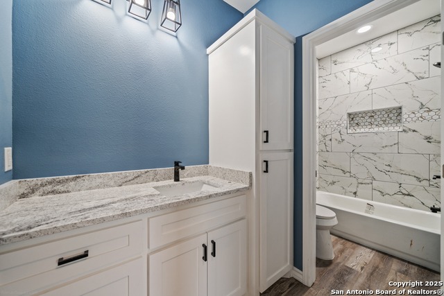 Image 9 of 35 For 402 Oak Drive