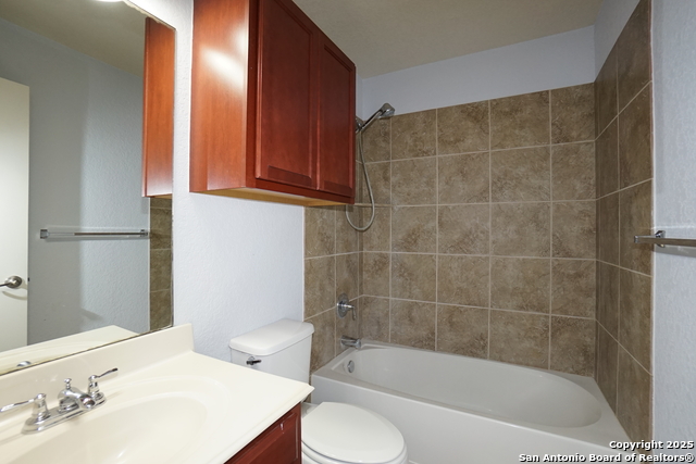 Image 19 of 26 For 8527 Pecan Cross