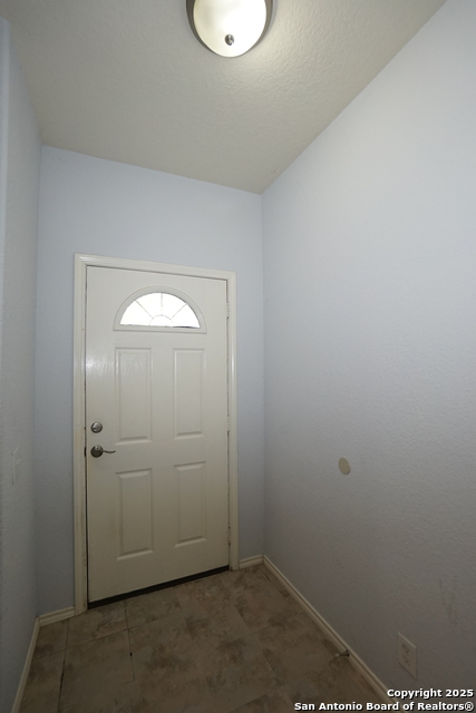 Image 2 of 26 For 8527 Pecan Cross