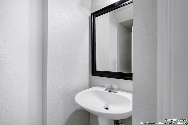 Image 15 of 28 For 10602 Butterfly Flt