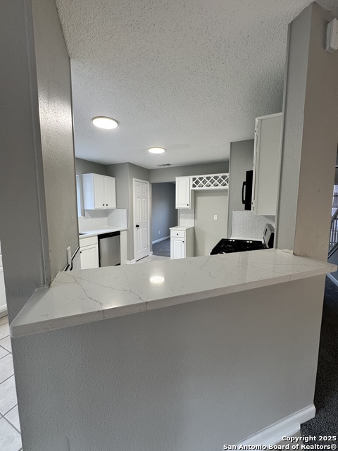 Image 18 of 49 For 11858 Amy Frances