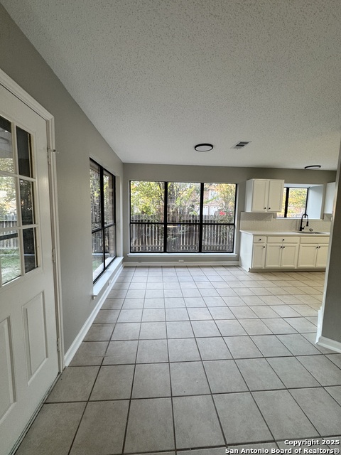 Image 20 of 49 For 11858 Amy Frances