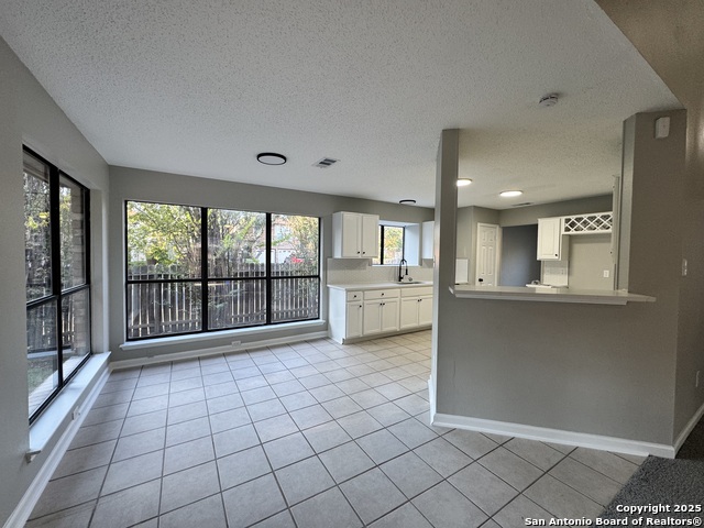 Image 21 of 49 For 11858 Amy Frances